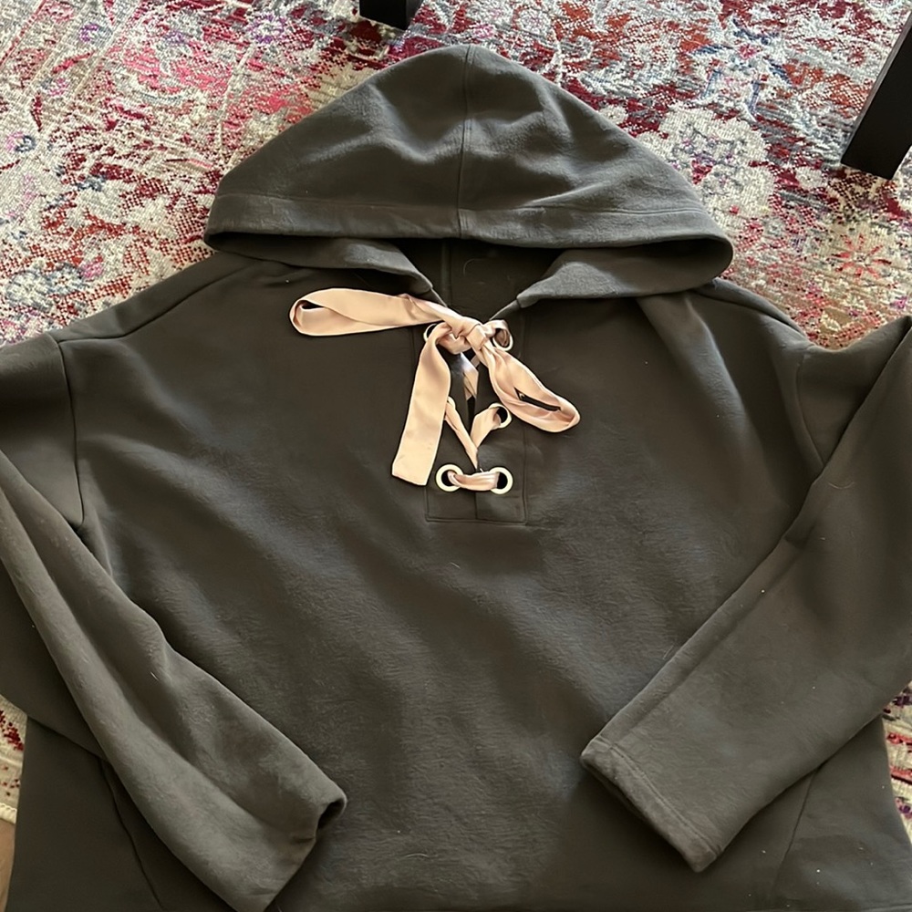 GRAY LACE UP HOODIE
